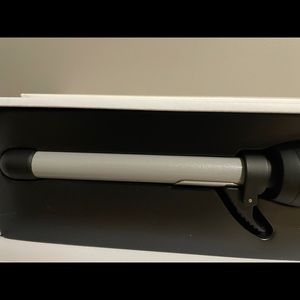 BRAND NEW Beachwaver!